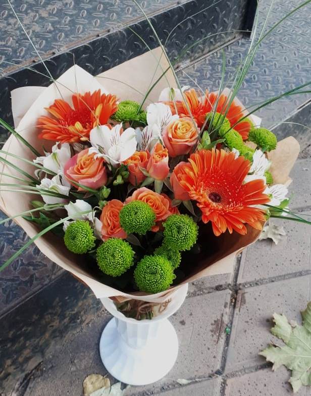 Букет цветов из: Герберы, Хризантемы, Альстромерии и Розы в Холм-Жирковский