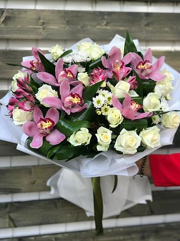 Букет цветов из: Розы и Хризантемы в Холм-Жирковский