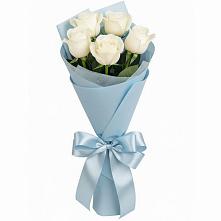 Букет 5 Белых роз Проуд в Холм-Жирковский