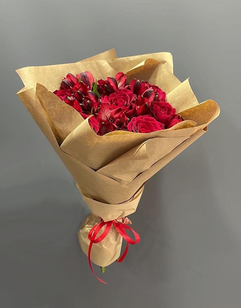 Букет цветов из: Альстромерии и Розы в Холм-Жирковский