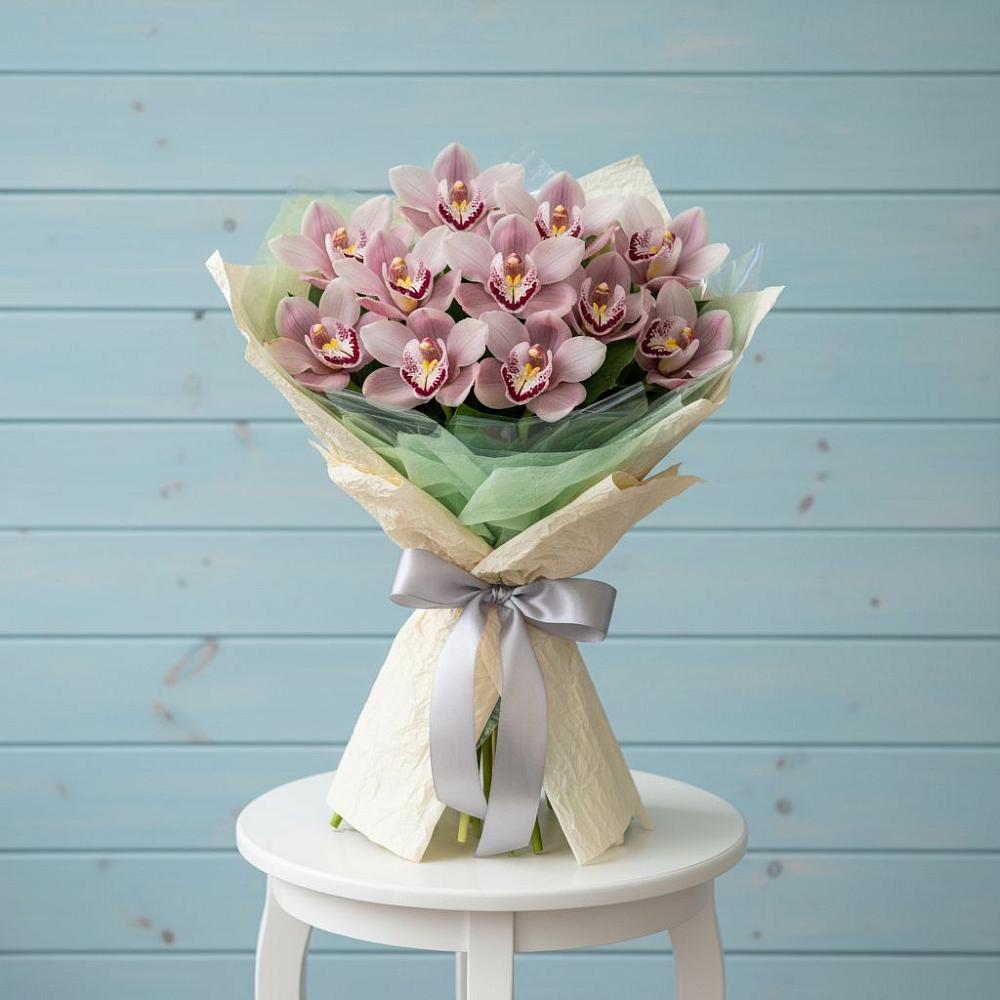 Букет цветов из: Орхидеи и Розы в Холм-Жирковский