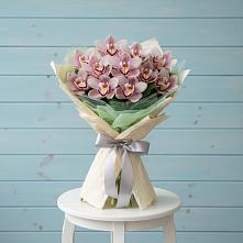Букет цветов из:  Орхидеи и Розы в Холм-Жирковский