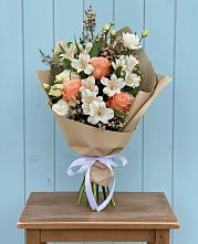 Букет цветов из:  Альстромерии, Лизиантусы, Розы и Хризантемы #REPLACE_PRED# Холм-Жирковский