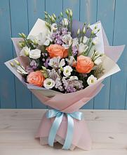 Букет цветов из:  Лизиантусы, Розы, Альстромерии и Гипсофила в Холм-Жирковский