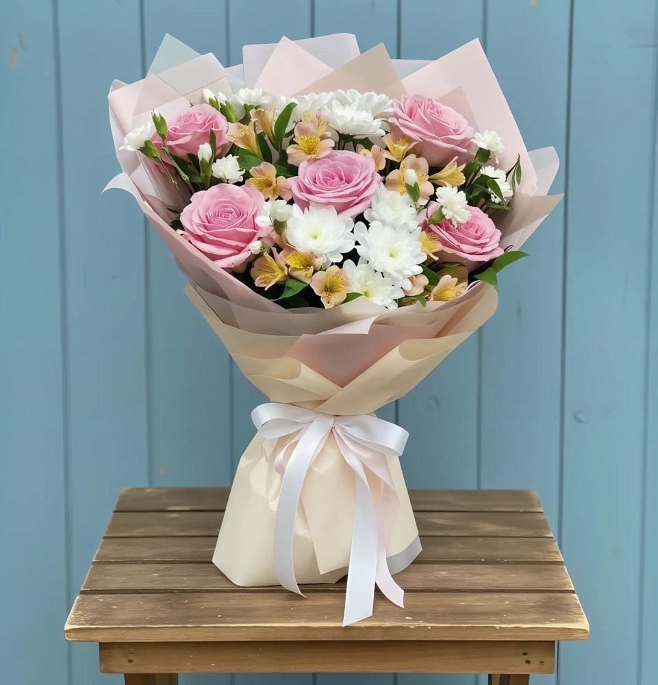 Букет цветов из: Гвоздики, Орхидеи и Розы в Холм-Жирковский