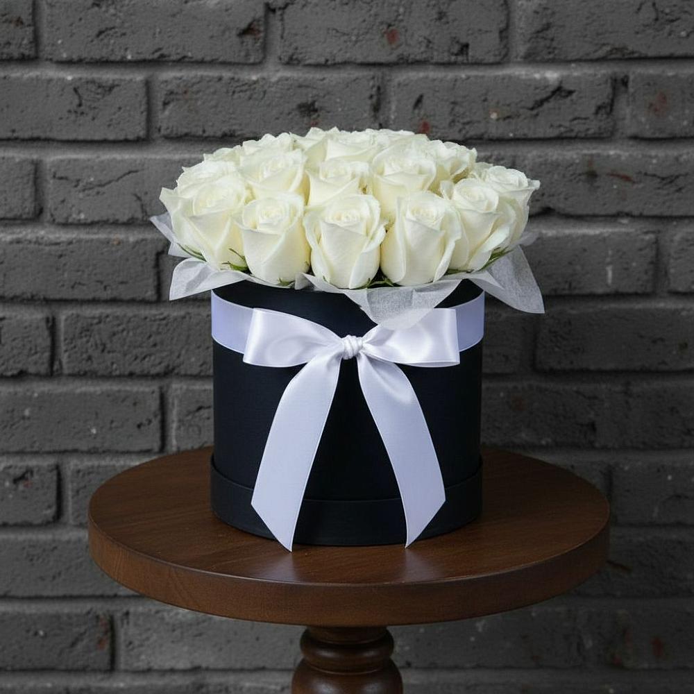 Цветочная композиция из Розы в шляпной коробке в Холм-Жирковский