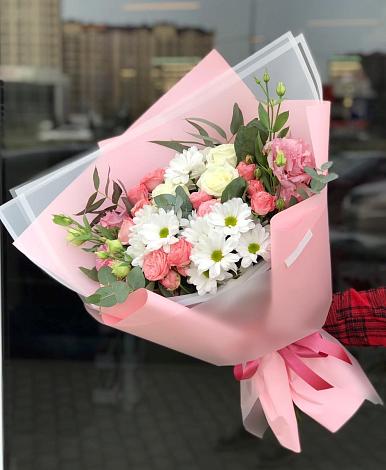Букет цветов из: Розы, Лизиантусы и Хризантемы в Холм-Жирковский
