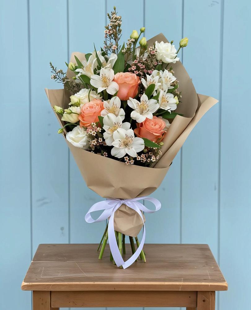 Букет цветов из: Альстромерии, Лизиантусы, Розы и Хризантемы в Холм-Жирковский