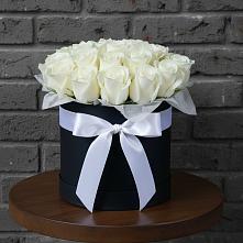 Цветочная композиция из Розы в шляпной коробке в Холм-Жирковский