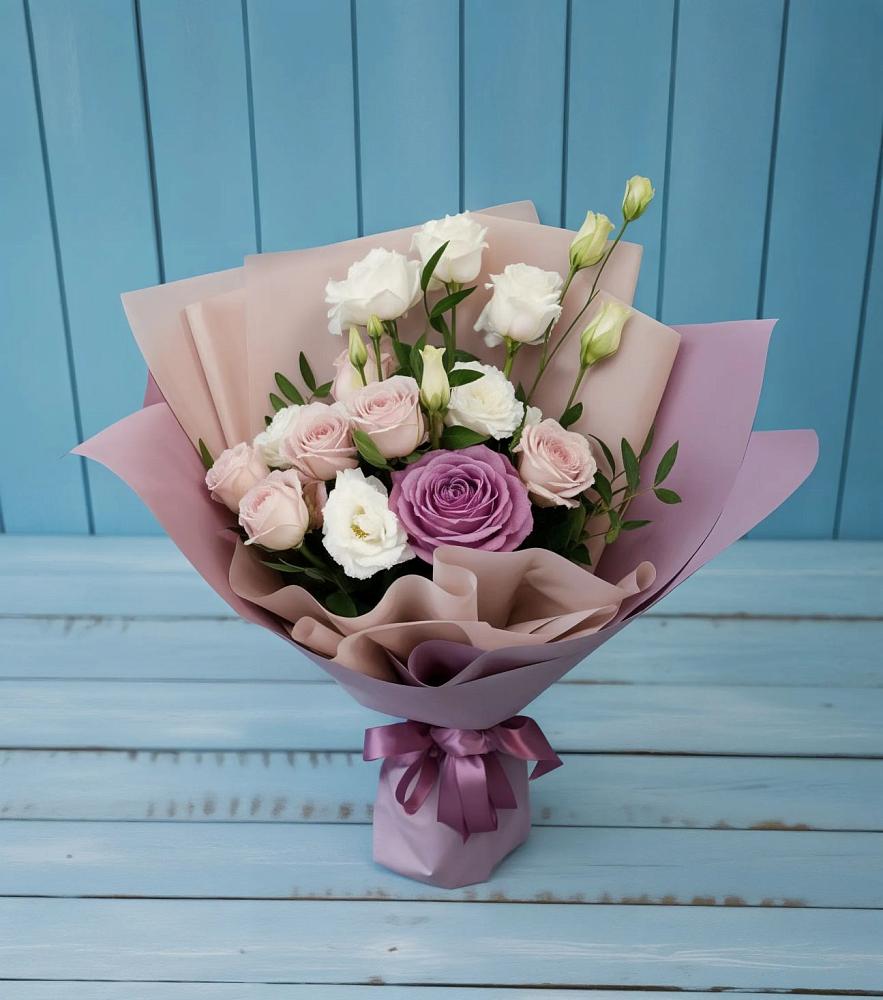 Букет цветов из: Розы и Лизиантусы в Холм-Жирковский